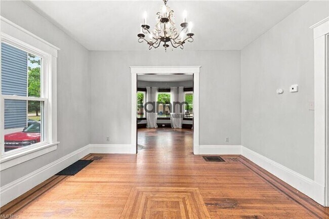 Photo - 1303 Castle Ave