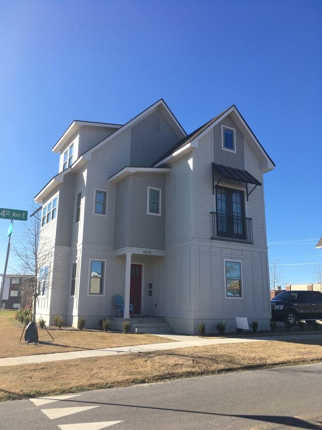 Building Photo - 1570 4th Ave E Unit 1570 4th Ave E #20