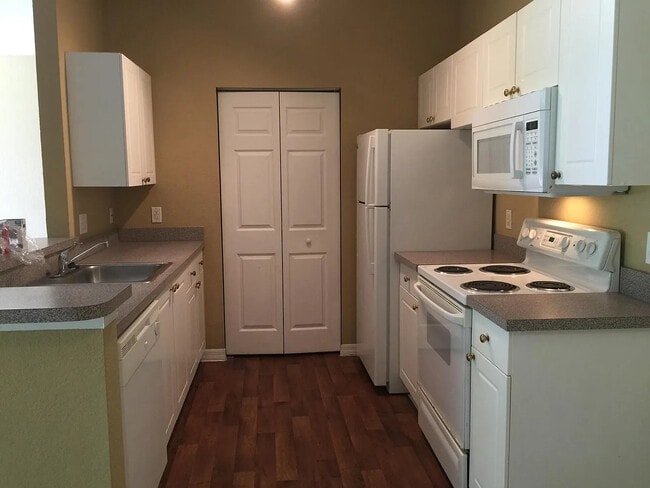 Building Photo - 841 Grand Regency Pointe Unit Grand Regency