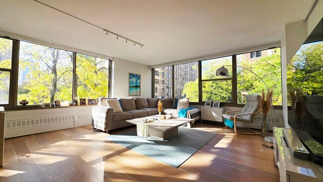 Photo - 360 W Wellington Ave