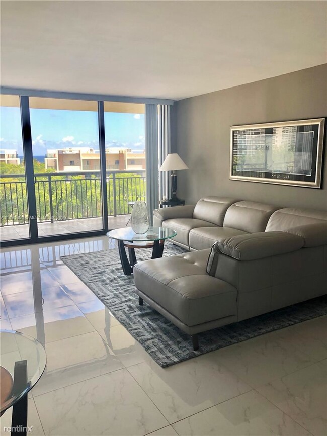 2 br, 2 bath Condo - 3031 N Ocean Blvd Apt... - 2 br, 2 bath Condo - 3031 N Ocean Blvd Apt... Unidad Apt 704