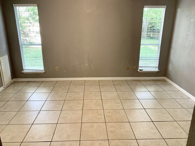 Photo - 106 Land Grant Ct