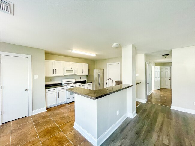 Photo - 11913 Longwood Garden Way