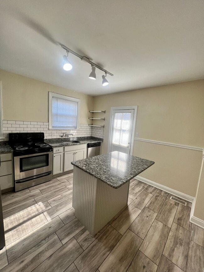 Photo - 4505 W Grace St Unit Apt. A