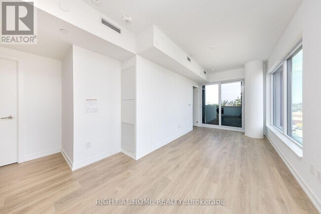Photo - 1100 Sheppard Ave W Unité 930