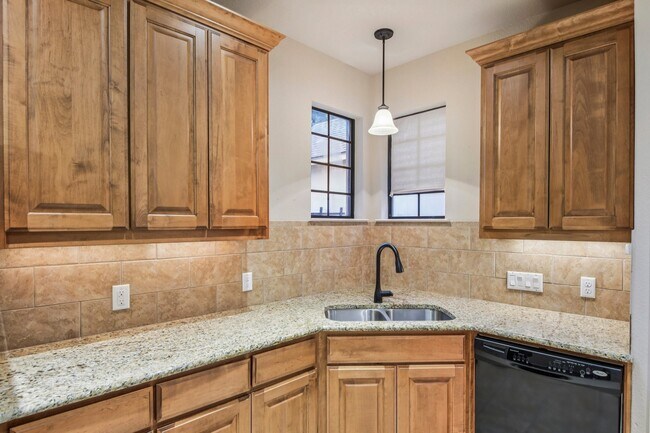 Building Photo - 13900 Ashton Woods Cir Unit 23 Rental