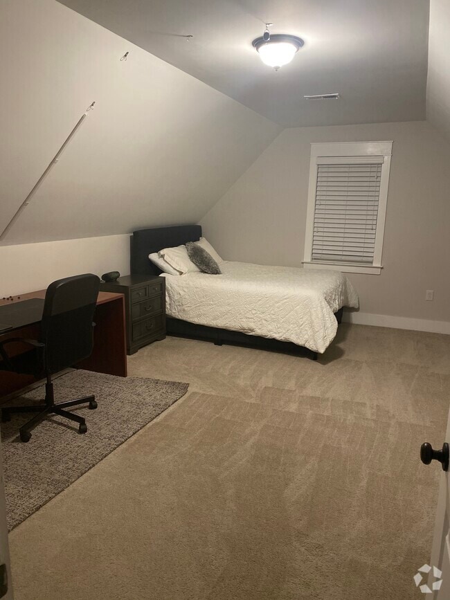 Building Photo - 7441 River Rd Unit 1 Rental