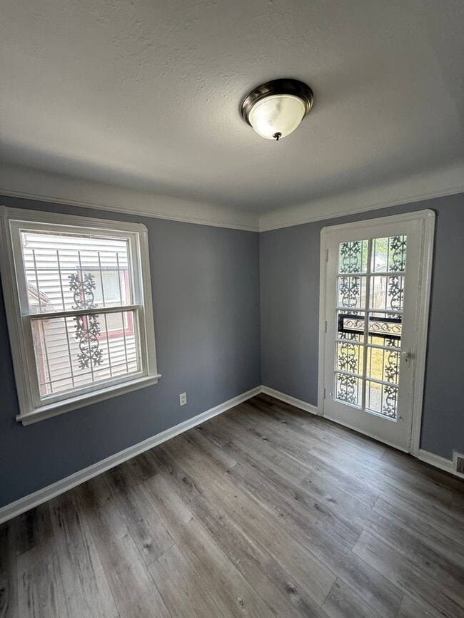 Photo - SECTION 8 AND EDEN ACCEPTED! Newly Renovat...