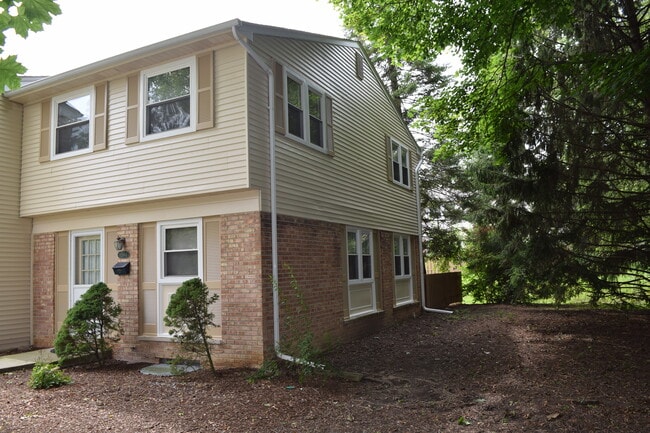 Photo - 1594 Brentwood Dr Unit 1594 Brentwood