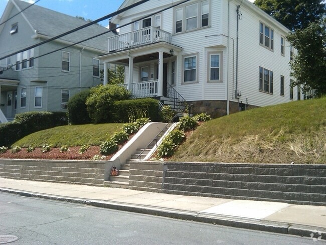 Building Photo - 344 Cornell St Unit 1 Rental
