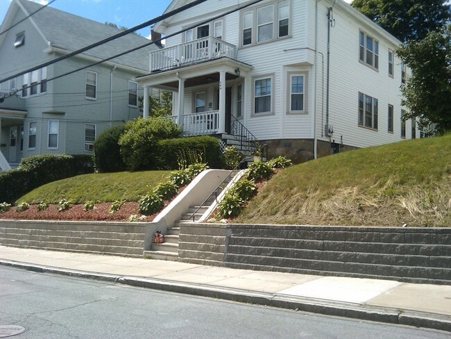 Building Photo - 344 Cornell St Unit 1 Rental