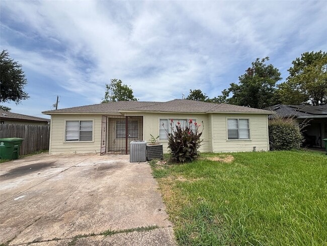 Building Photo - 3521 Grassmere St Rental