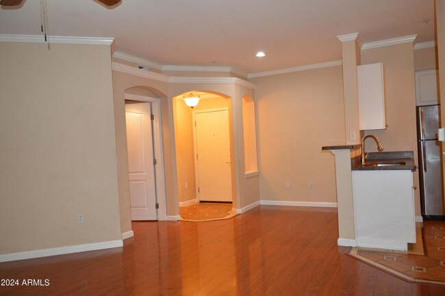 Photo - 1701 E Colter St Unidad 165