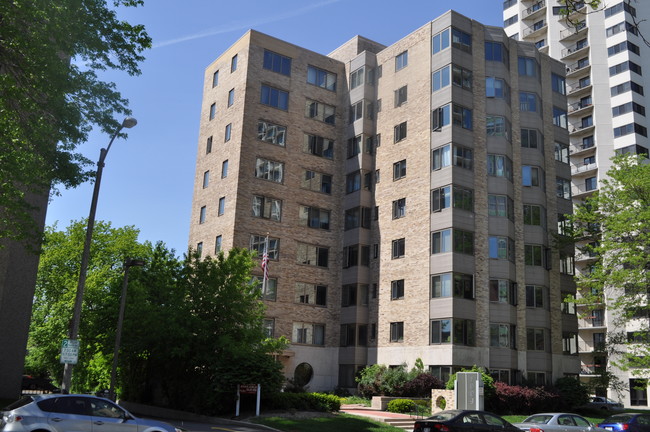 1609 N. Prospect Avenue - 1609 N. Prospect Avenue Apartments