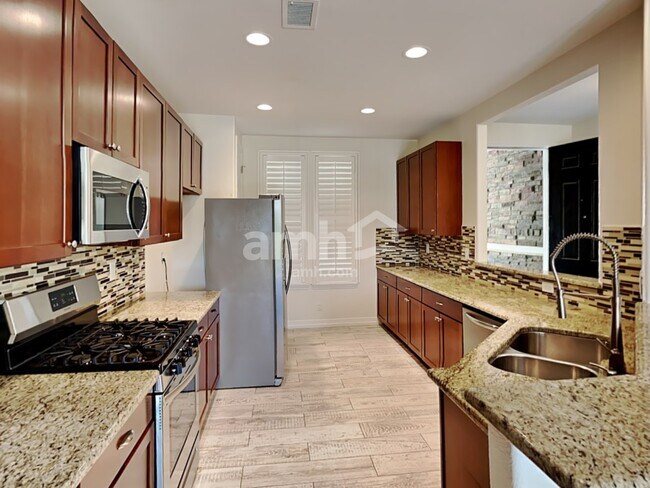 Photo - 15804 Robins Dr