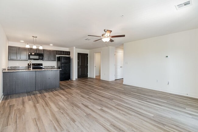 Photo - 1708 Fairmont Dr Unit 210