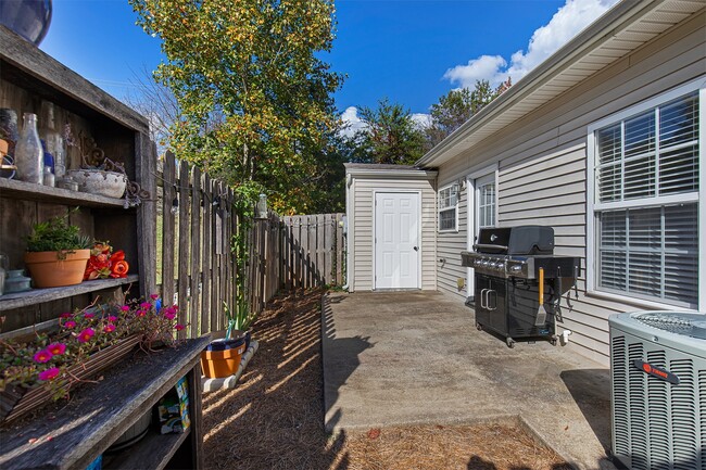 Photo - 1101 Downs Blvd Unidad Apt 117