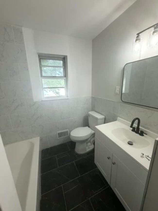 Photo - 801 Cedar St