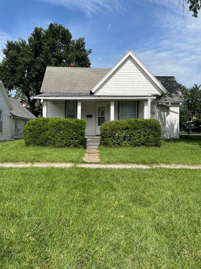Photo - 727 Congress St