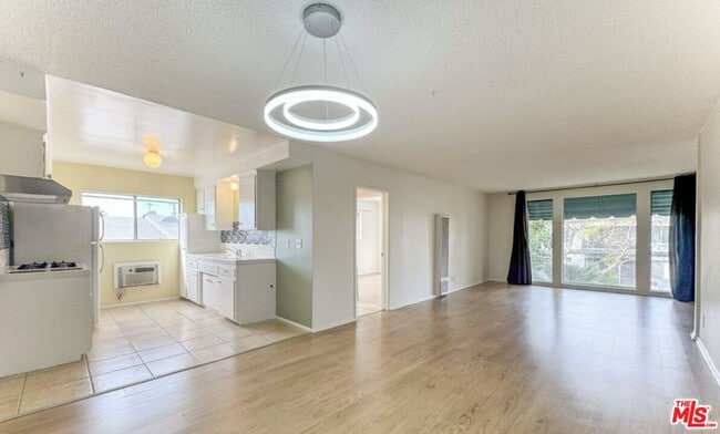 Building Photo - 1014 N Spaulding Ave Unit 8 Rental