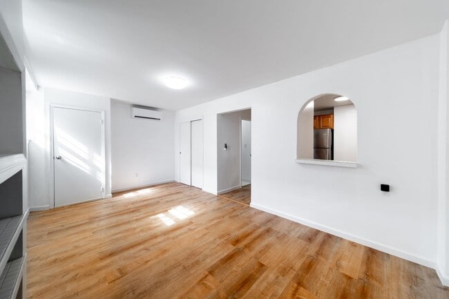 Photo - 236 Christopher Columbus Dr