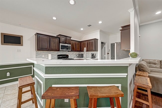 Photo - 7905 Livingston St