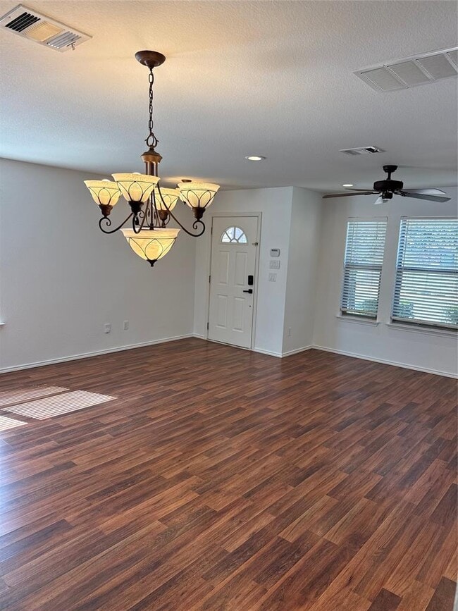 2114 Cottontail Dr