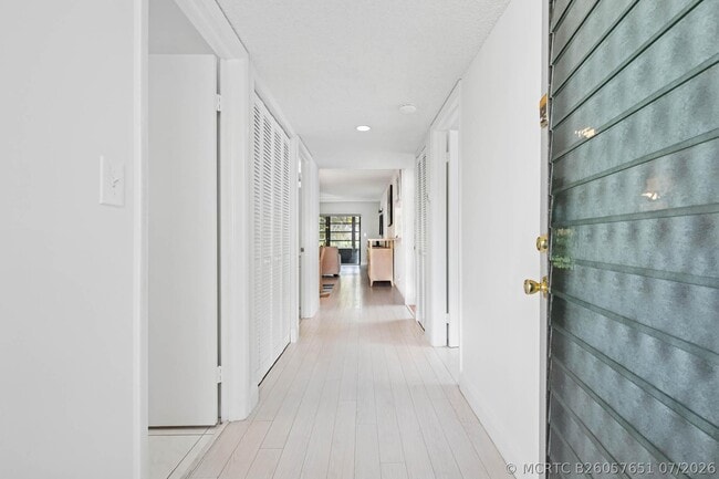 Photo - 15450 PEMBRIDGE E Ave Unit 192