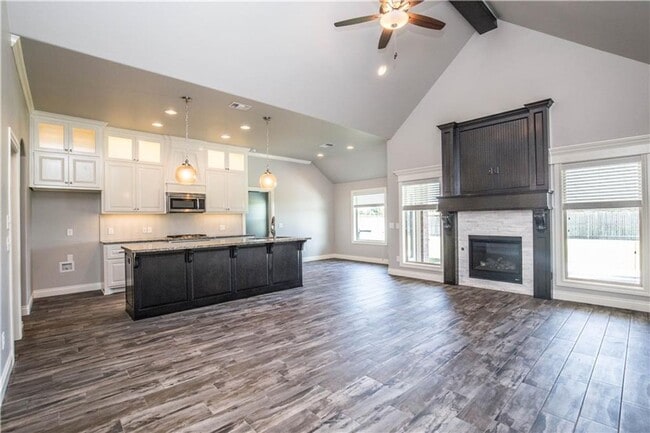 Photo - 4 Bedroom Home with Upstairs Bonus room in Edmond