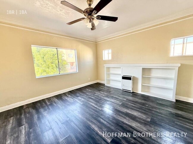 Building Photo - 2225 Michigan Ave Unit 8