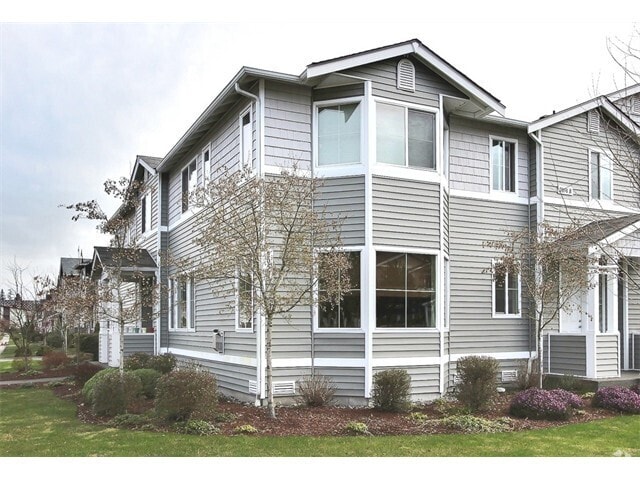 Building Photo - 3 Bedroom 2.5 Bath DuPont Townhome