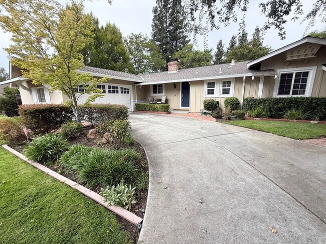 Building Photo - Wonderfully Updated 3 Bed 2 Bath Walnut Cr... Rental