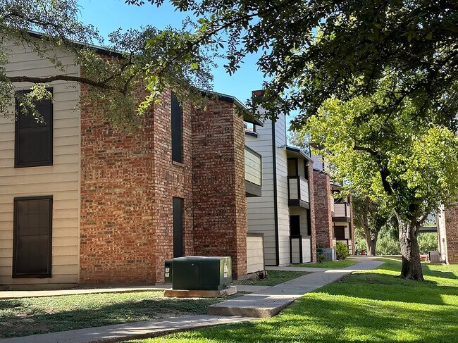 Photo - Raintree Apartments