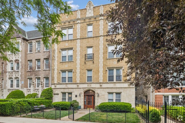 Building Photo - 640 W Wrightwood Ave