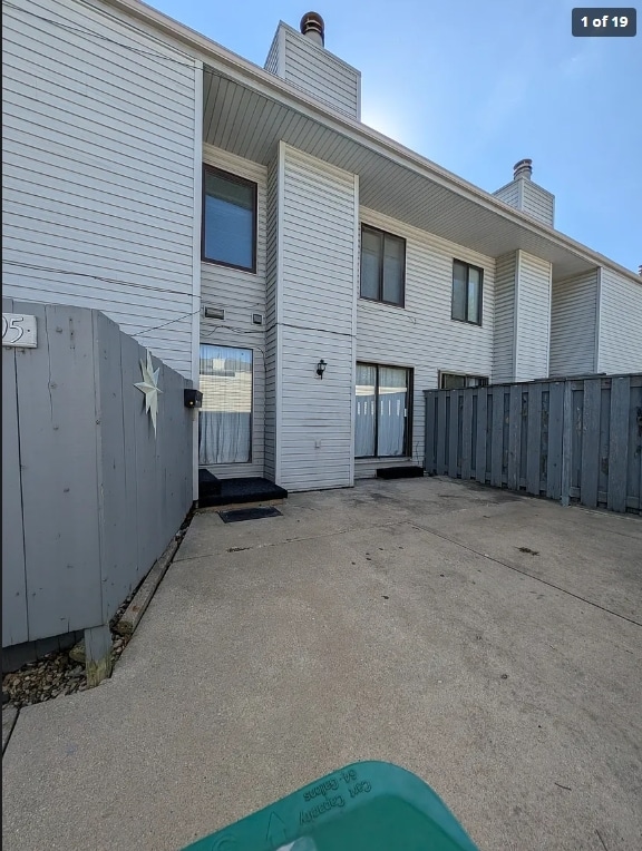 Building Photo - 2105 Sky Line Dr