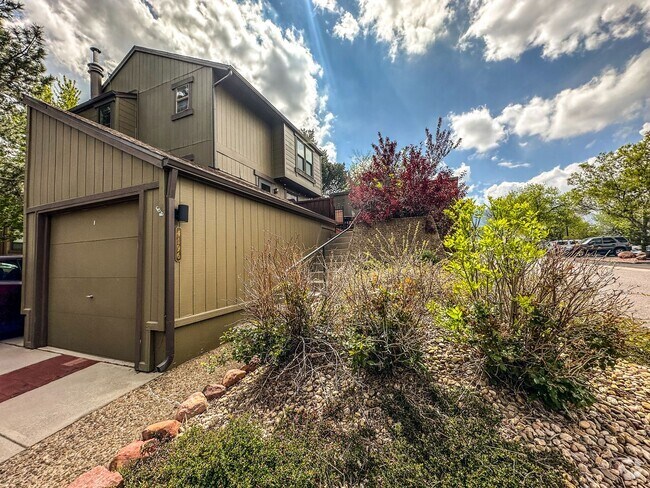 Building Photo - Beautiful & Large 4-Bd 2.5-Ba, in Boulders... Rental