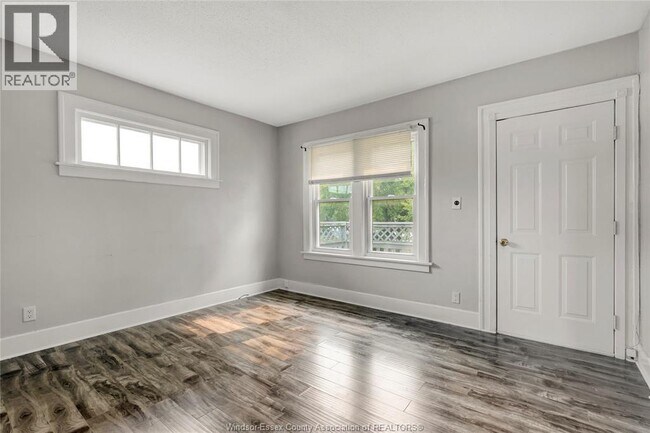 Photo - 844 Ellrose Ave