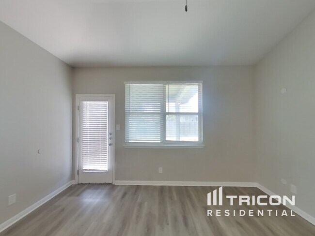 Photo - 13307 Badlands Bnd