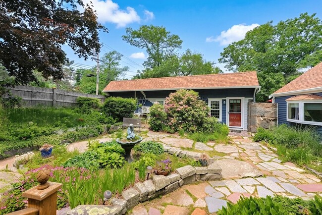 Building Photo - WINTER RENTAL: Granite Cottage