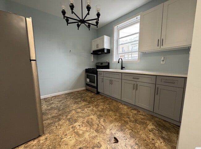 Building Photo - 4 Warner Ave Unit 1 Rental