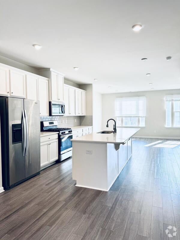 Building Photo - 449 Cross Country Way Rental