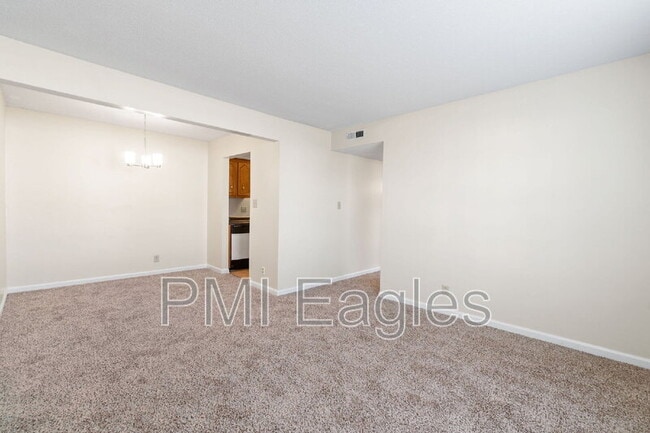 Photo - 263 White Oak Rd Unit E