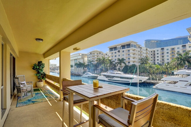 Building Photo - 1700 SE 15th St Unit 311