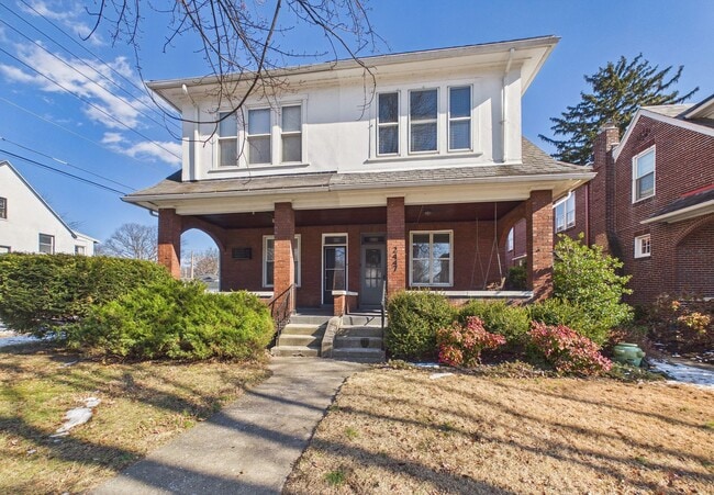 Building Photo - 2449 N 2nd St Unit Floor 2