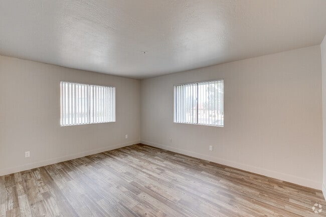 2BR, 2BA - 1009SF - Primary Bedroom