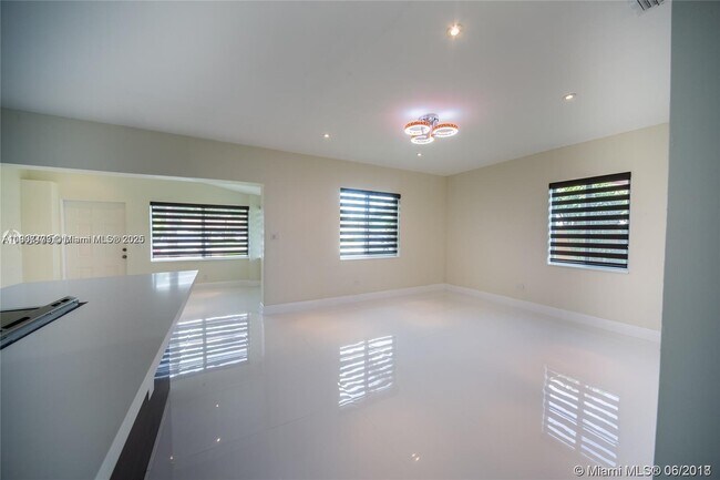 Photo - 1748 NE 180th St