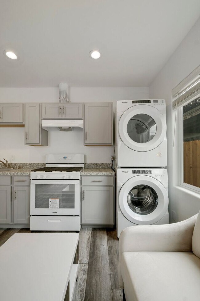 Photo - 550 Hathway Ave Apartamento Unidad 550 - A Hathway Ave