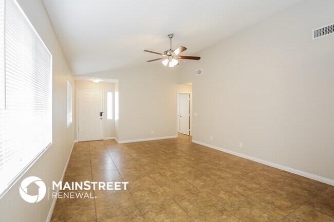 Photo - 2025 Havelina St