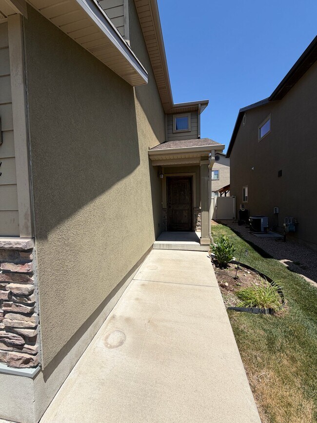Photo - 4 W Arnold Dr N