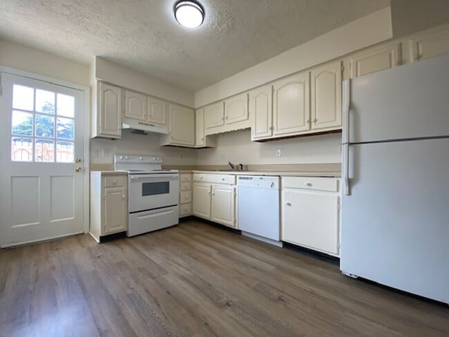 Photo - 7924 Shady Oak Trail